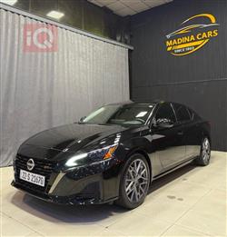 نيسان ألتيما